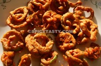 Snake Gourd Fritters / Pudalangai Varuval